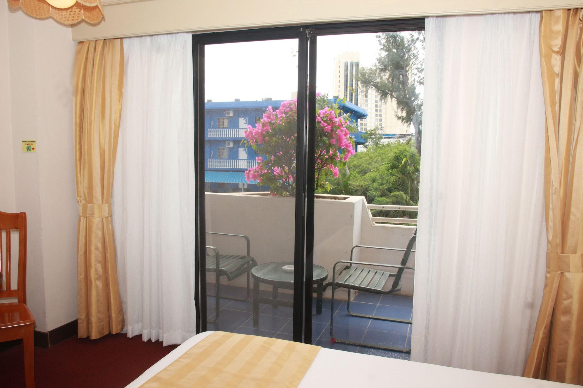 Holiday Saipan Hotel Dış mekan fotoğraf