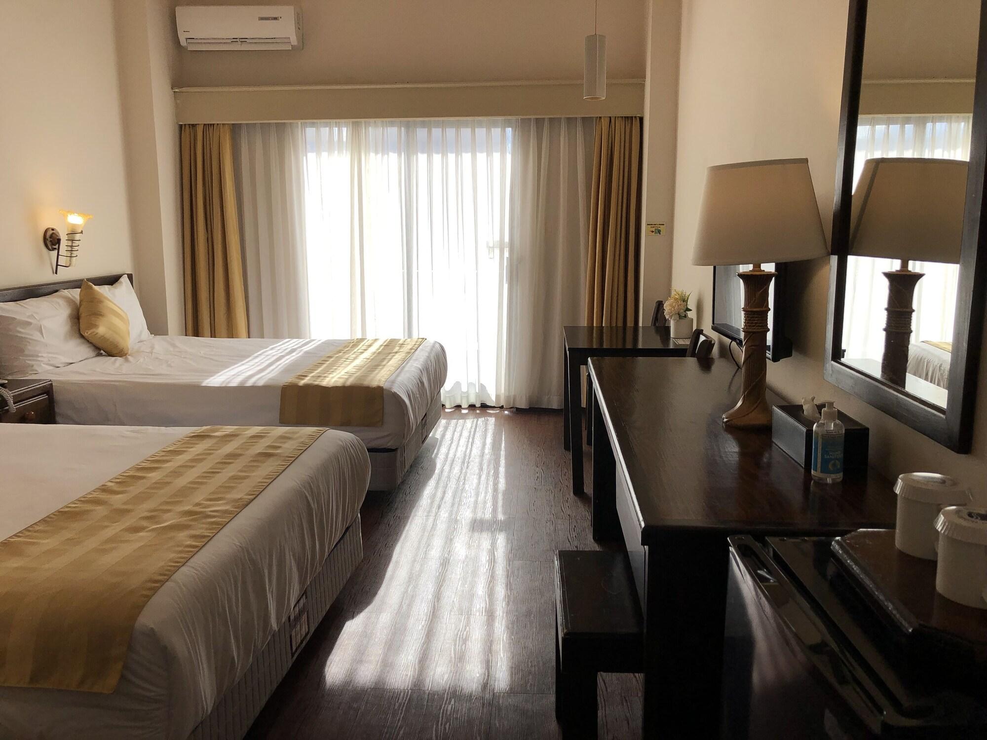 Holiday Saipan Hotel Dış mekan fotoğraf