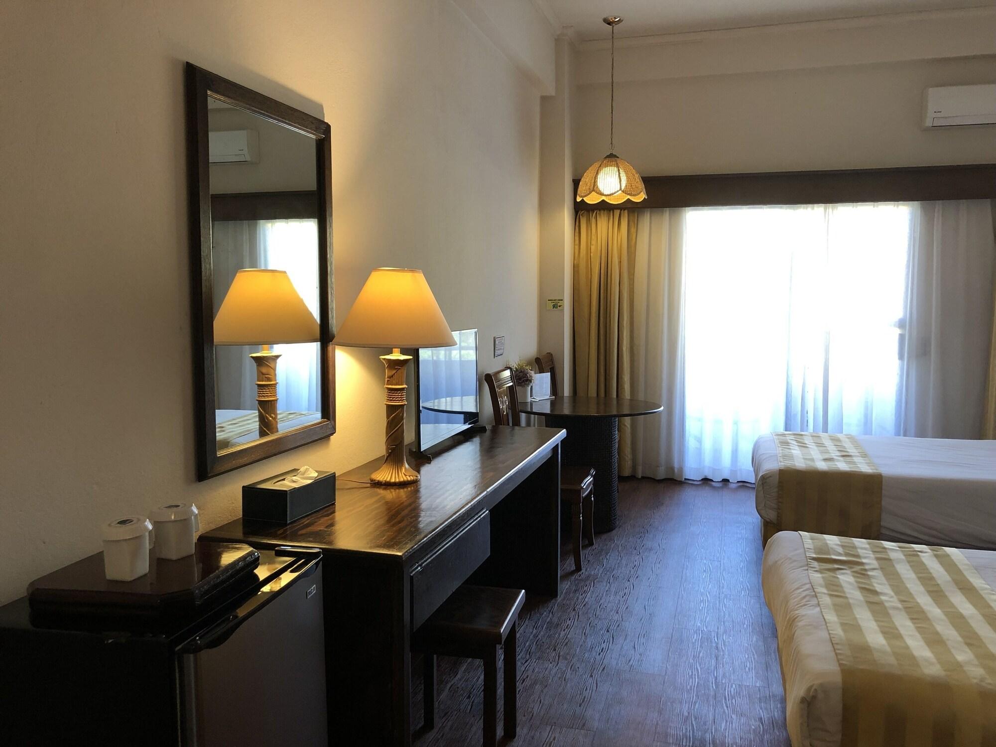 Holiday Saipan Hotel Dış mekan fotoğraf