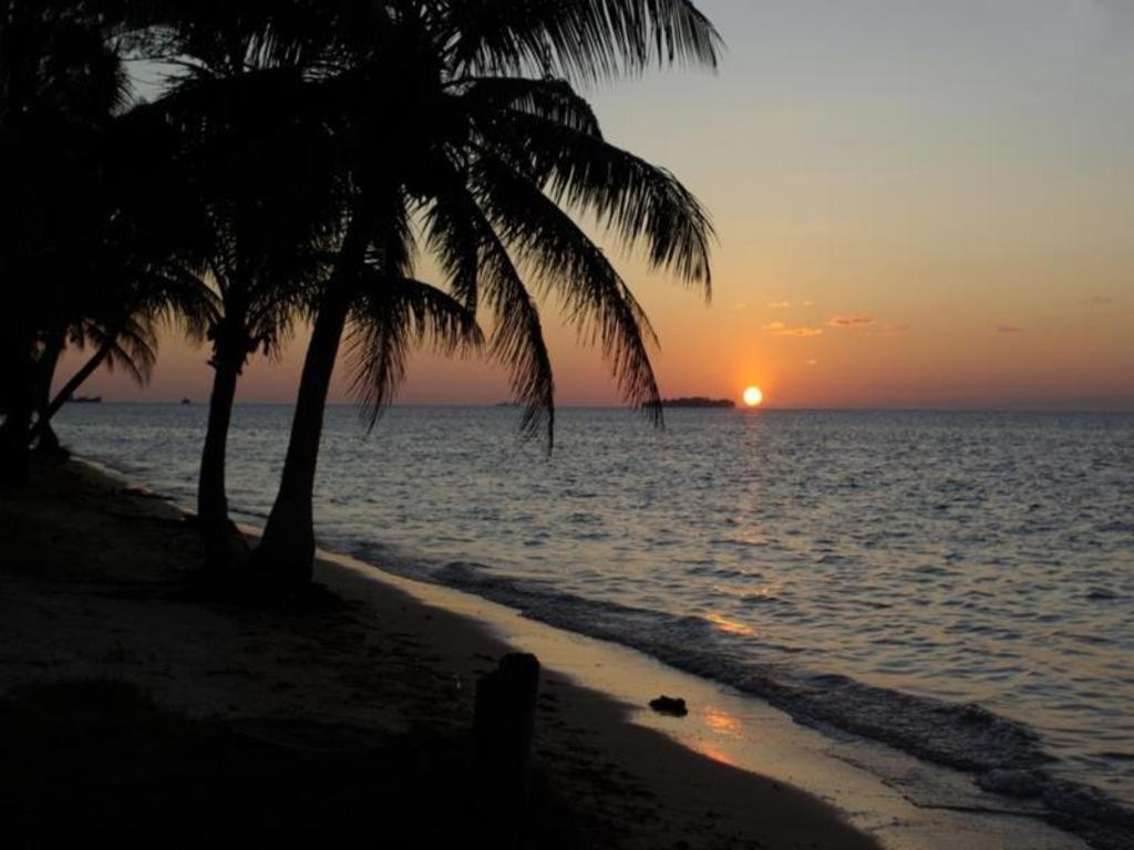 Holiday Saipan Hotel Dış mekan fotoğraf