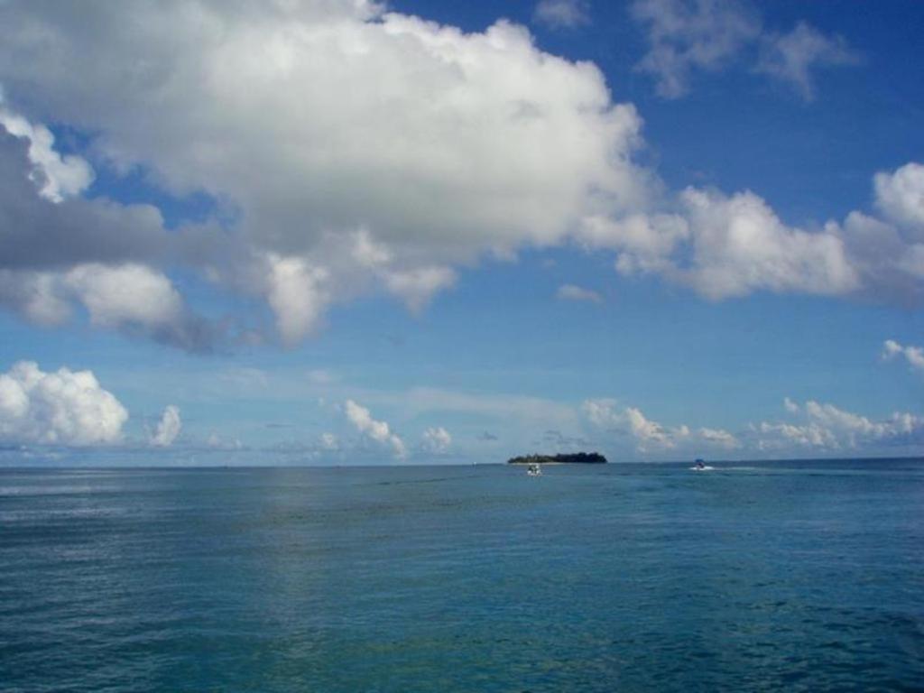 Holiday Saipan Hotel Dış mekan fotoğraf