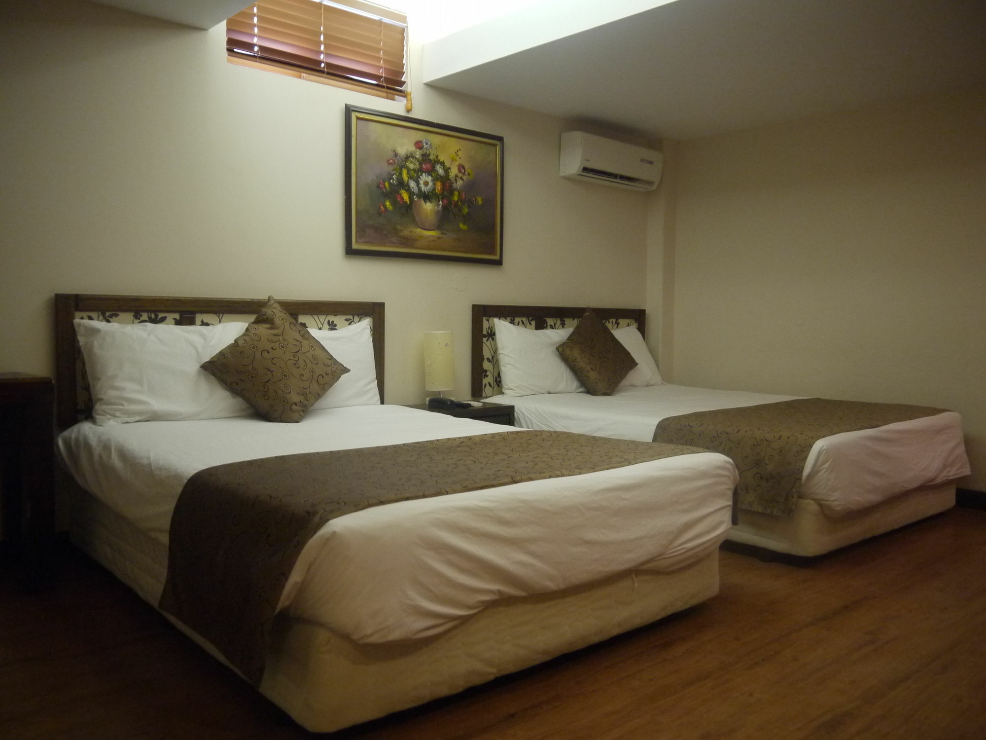 Holiday Saipan Hotel Dış mekan fotoğraf